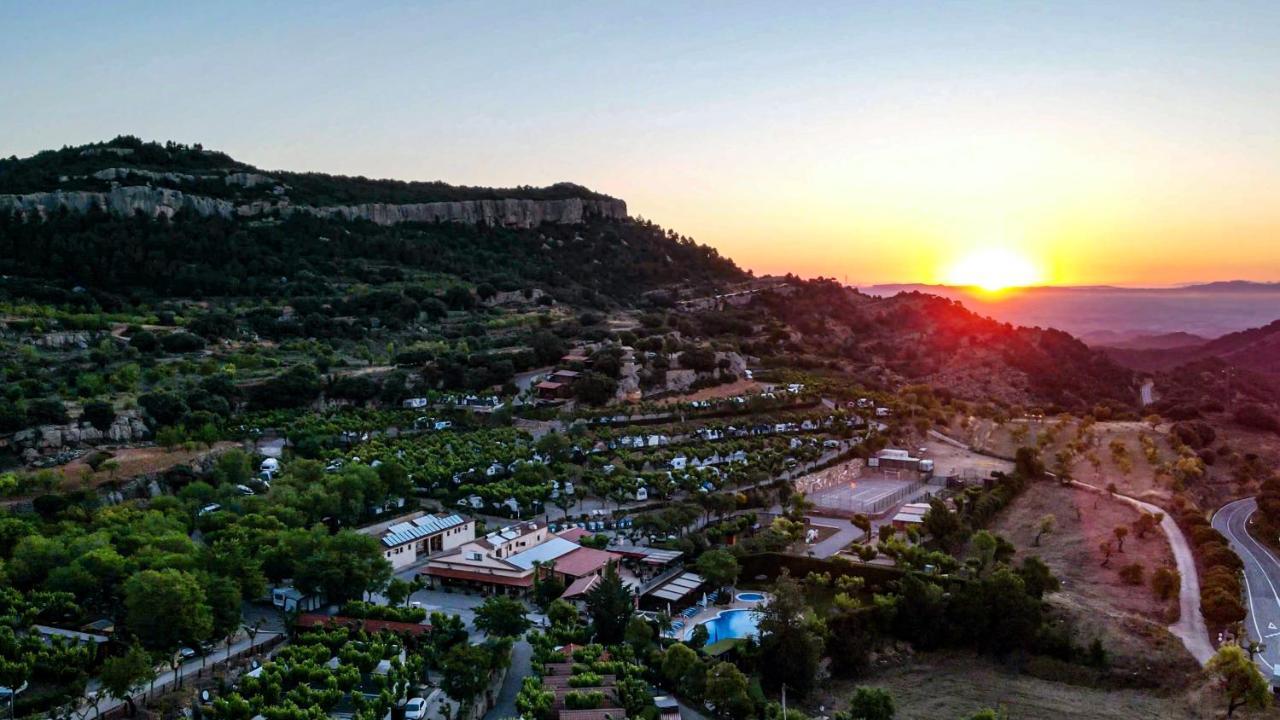 Camping Bungalow Serra De Prades Resort Vilanova de Prades Екстериор снимка