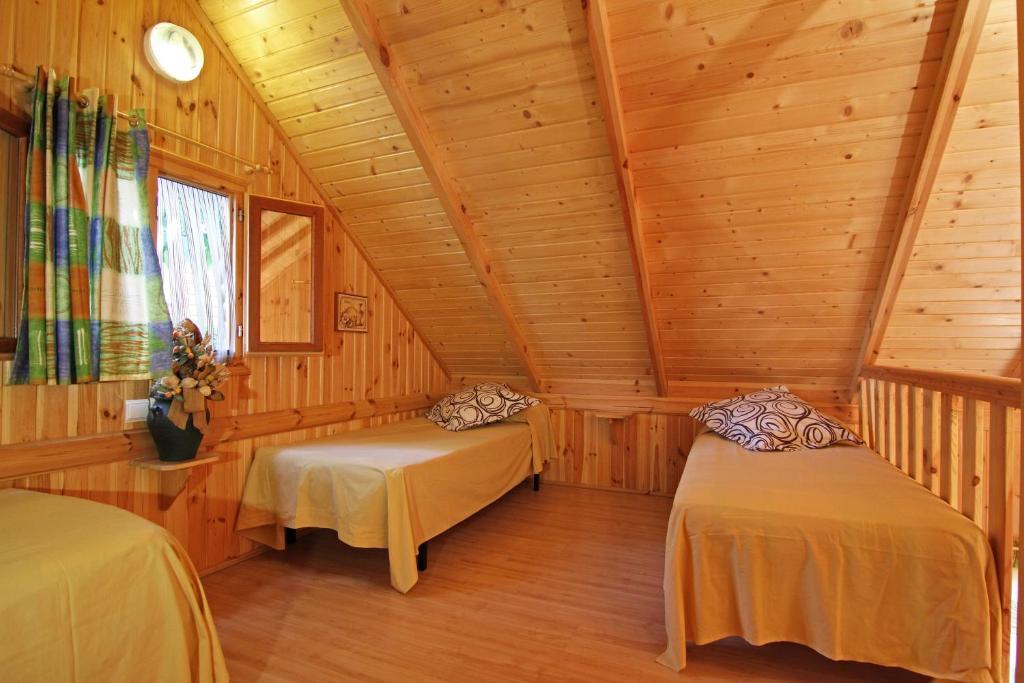 Camping Bungalow Serra De Prades Resort Vilanova de Prades Екстериор снимка
